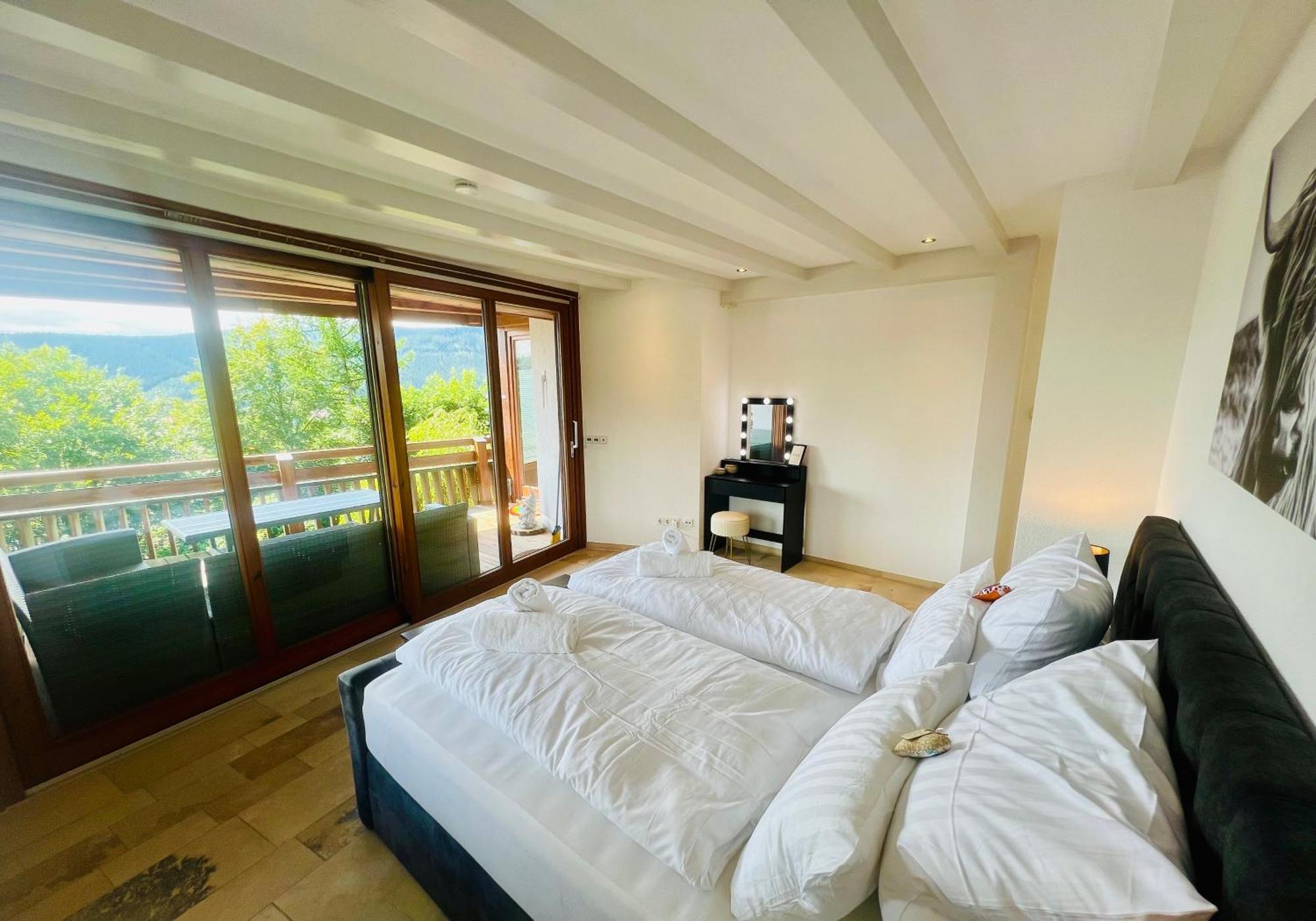 Panoramablick Mit Privatparkplatz, 2 Balkone Und 1,5 Baeder Titisee-Neustadt Exterior foto