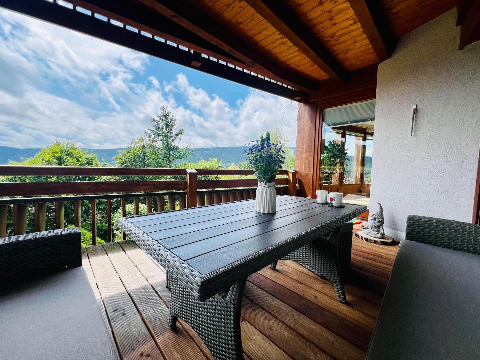 Panoramablick Mit Privatparkplatz, 2 Balkone Und 1,5 Baeder Titisee-Neustadt Exterior foto