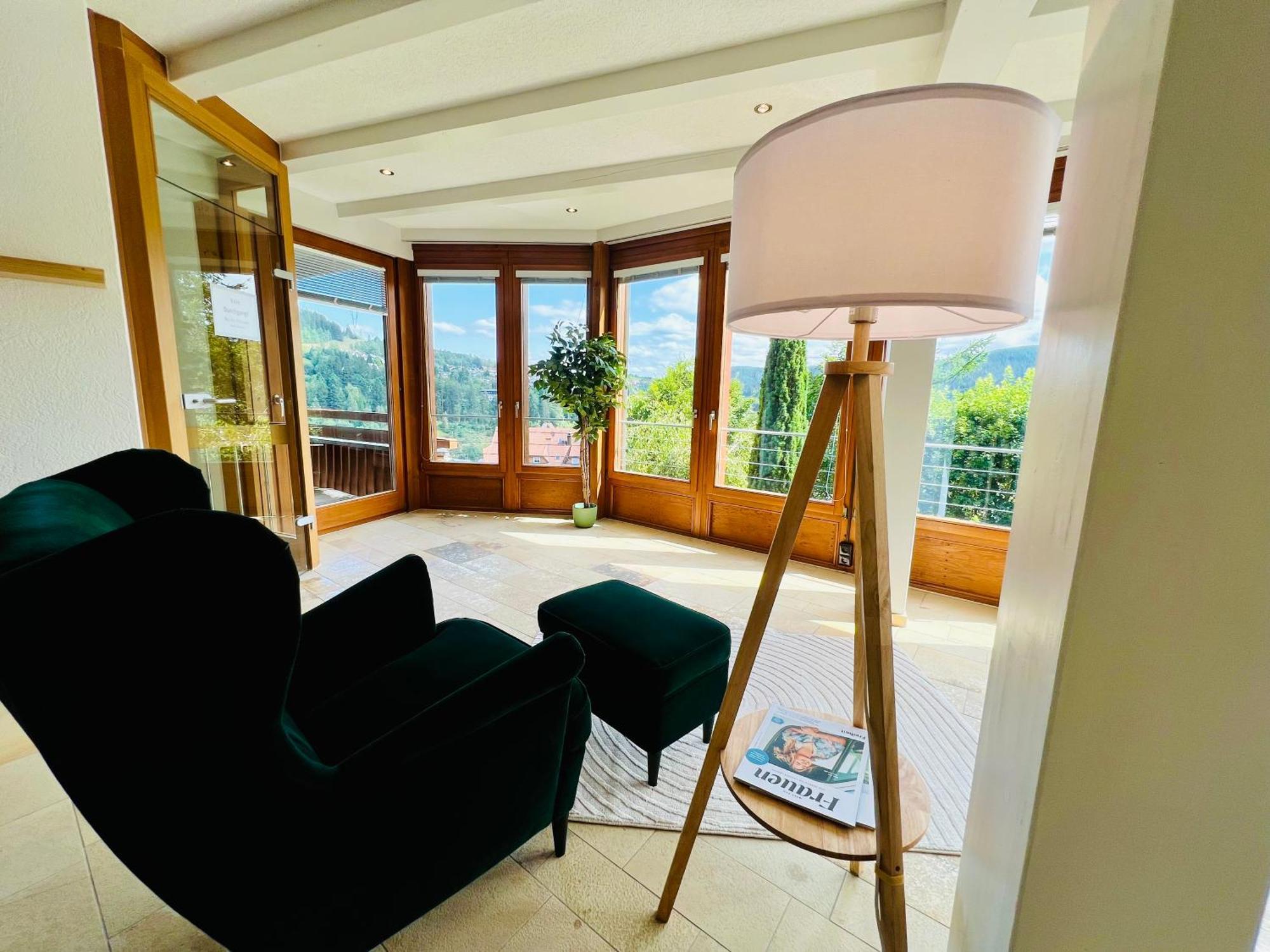 Panoramablick Mit Privatparkplatz, 2 Balkone Und 1,5 Baeder Titisee-Neustadt Exterior foto