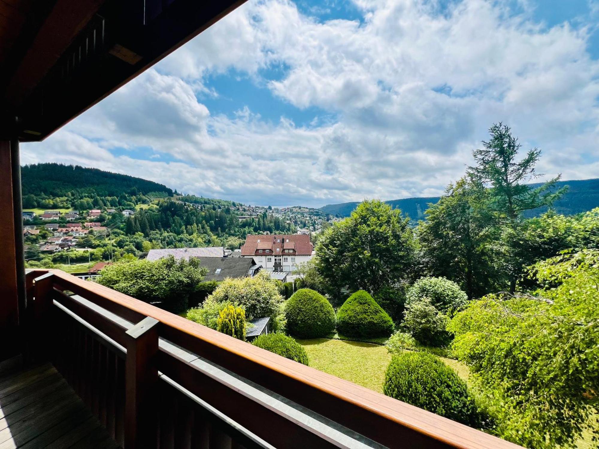 Panoramablick Mit Privatparkplatz, 2 Balkone Und 1,5 Baeder Titisee-Neustadt Exterior foto